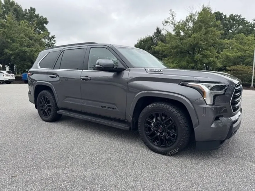 2024 Toyota Sequoia SR5 photo 1