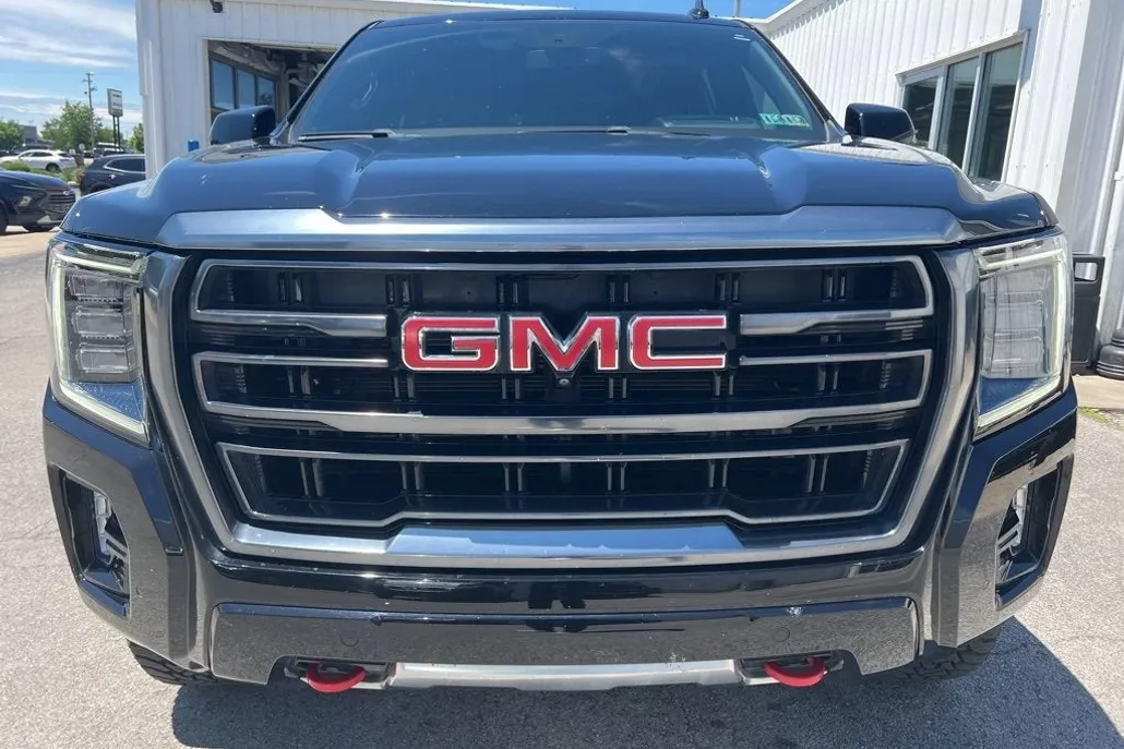 2022 Gmc Yukon AT4 photo 1