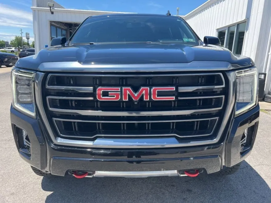 2022 Gmc Yukon AT4 photo 1
