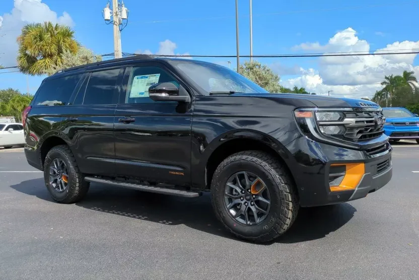 2025 Ford Expedition photo 1