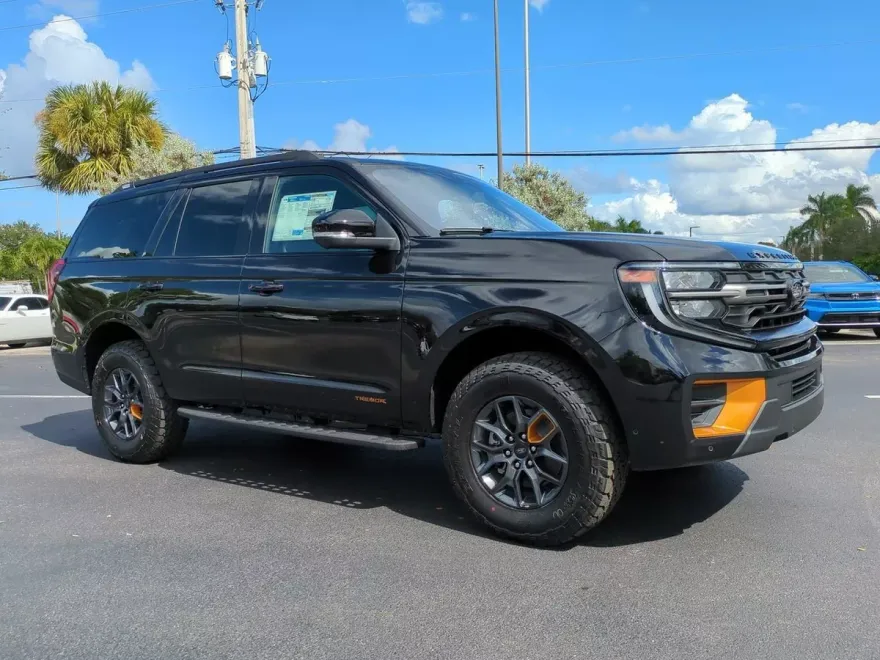 2025 Ford Expedition photo 1