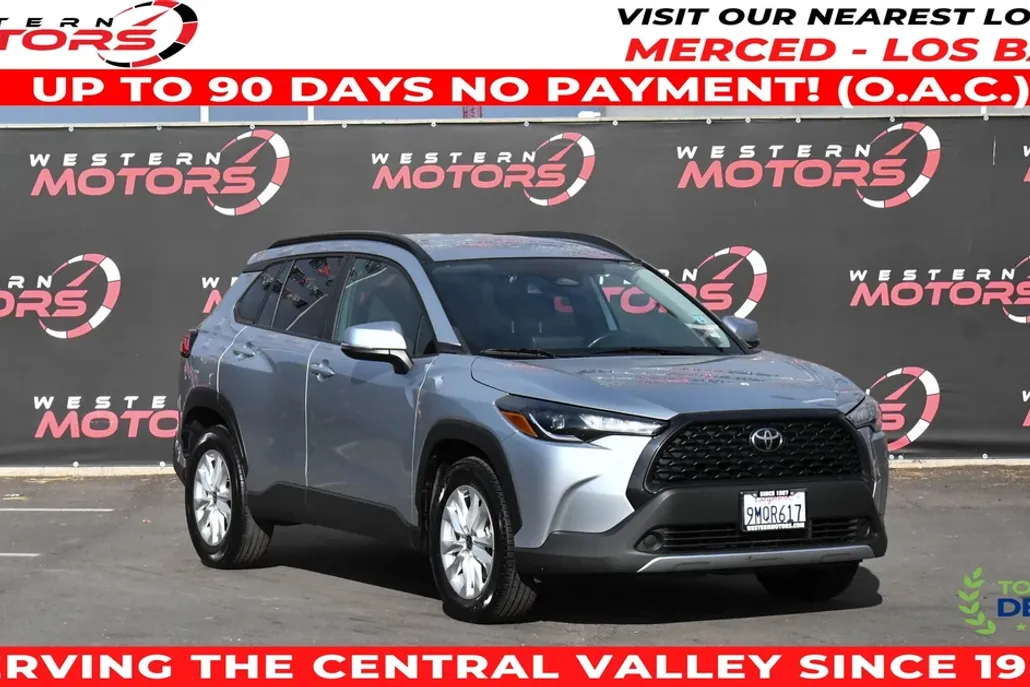 2023 Toyota Corolla Cross LE photo 1