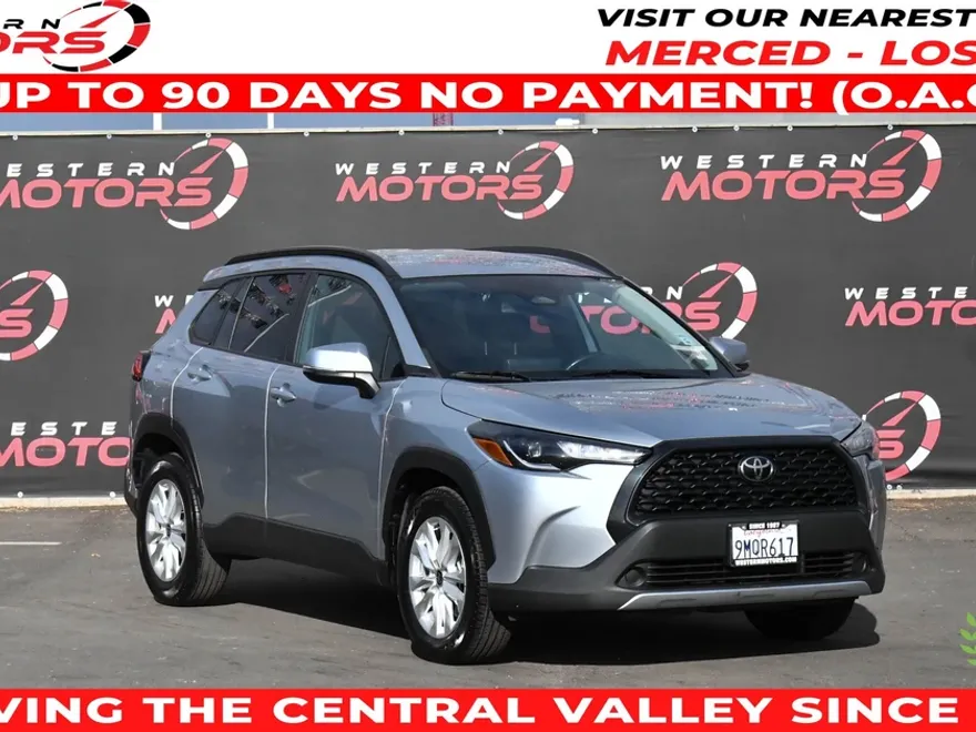 2023 Toyota Corolla Cross LE photo 1