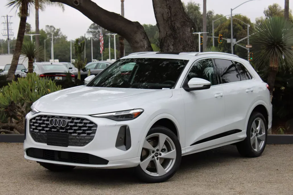 2025 Audi Q5 2.0T Premium Plus photo 1
