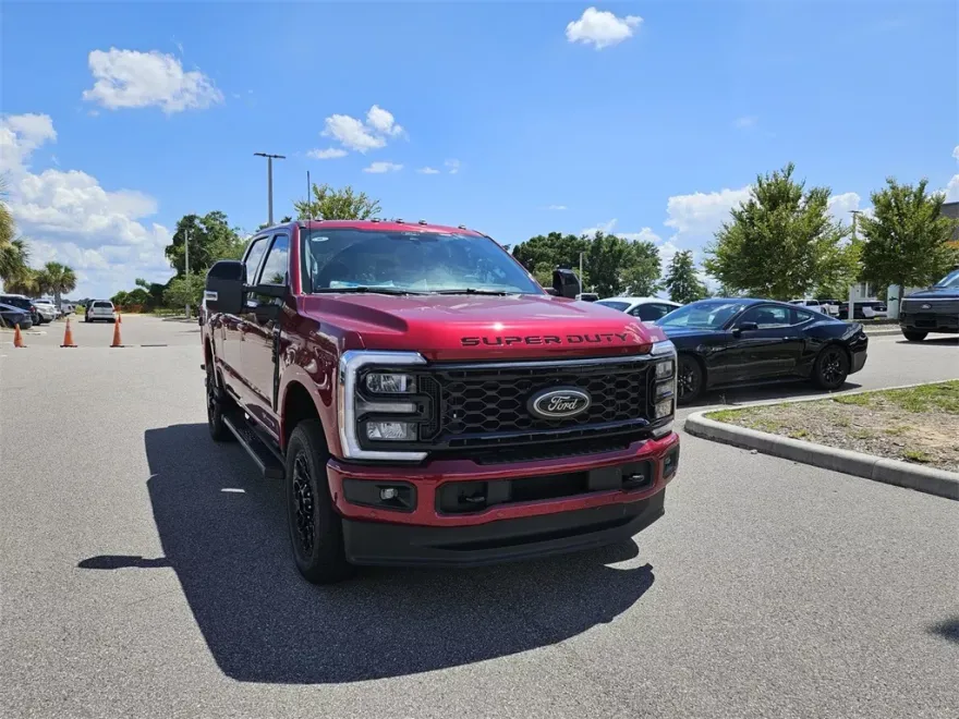 2025 Ford F-250 Lariat photo 1