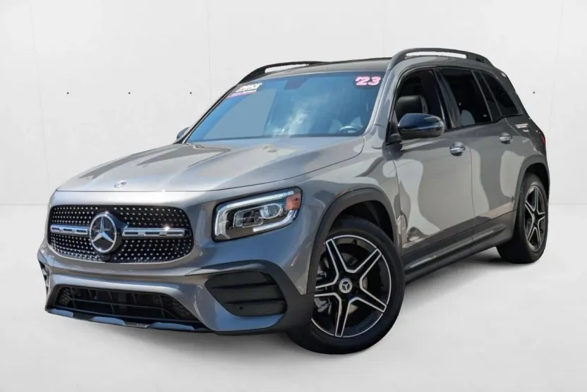 2023 Mercedes Benz GLB 250 4MATIC photo 1
