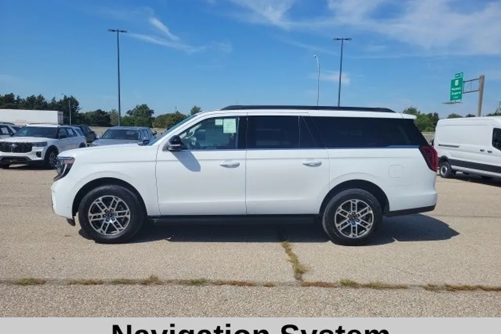 2025 Ford Expedition MAX photo 1