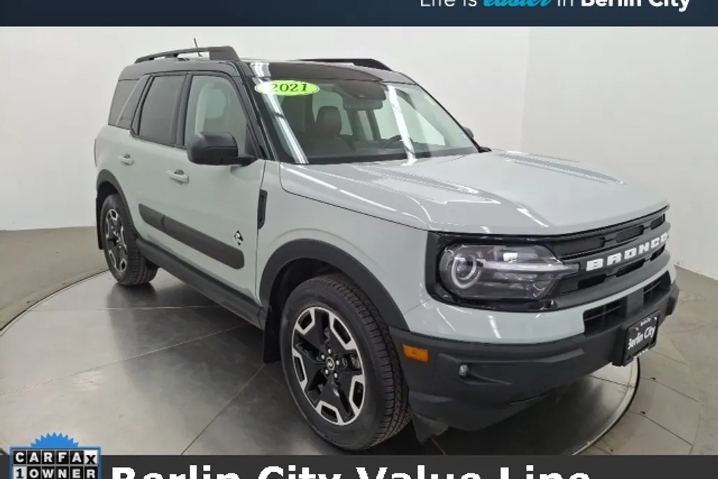 2021 Ford Bronco Sport Outer Banks photo 1