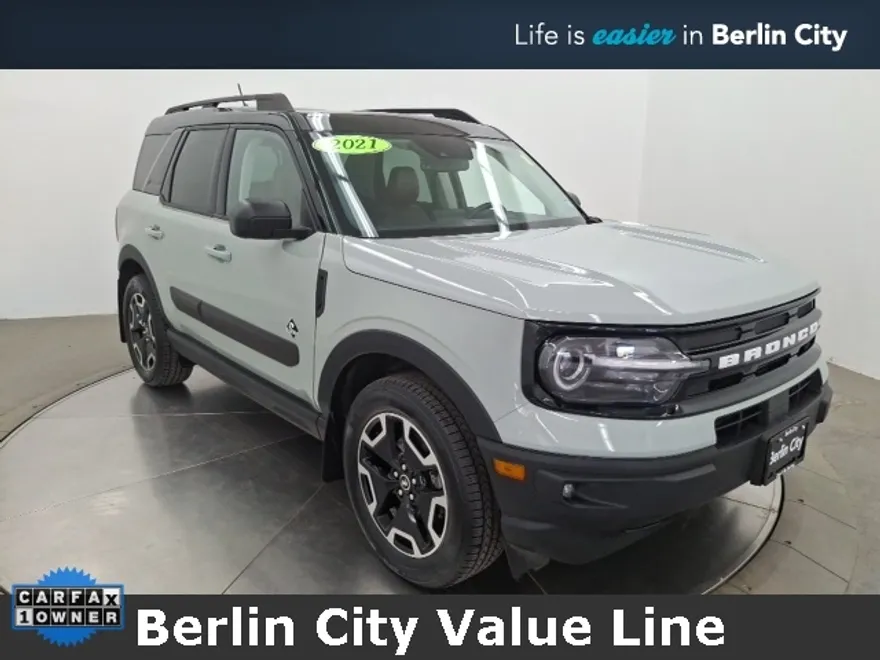 2021 Ford Bronco Sport Outer Banks photo 1