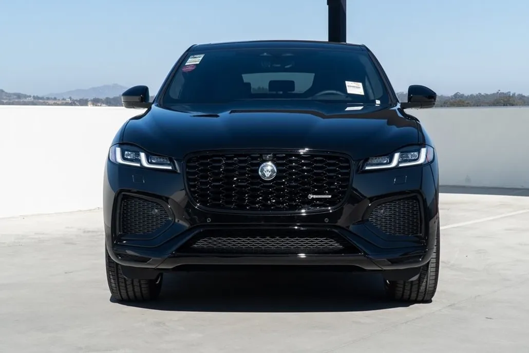 2025 Jaguar F-PACE P250 R-Dynamic S photo 1