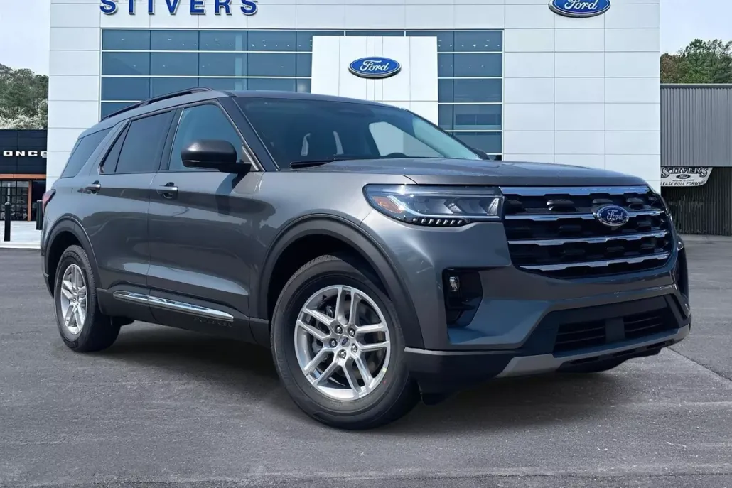 2025 Ford Explorer photo 1