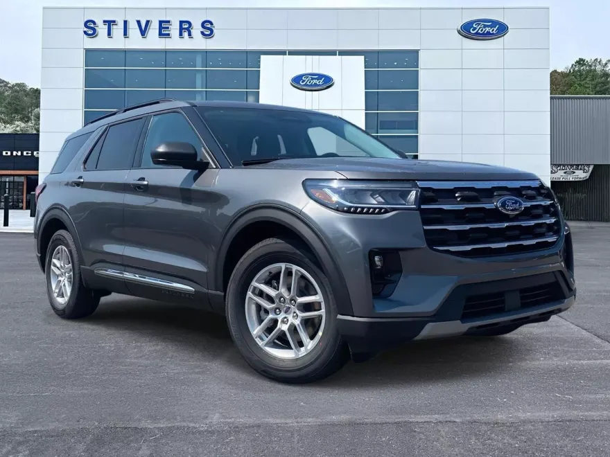 2025 Ford Explorer photo 1