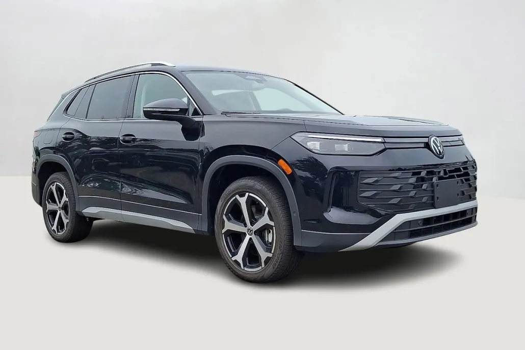 2025 Volkswagen Tiguan SE photo 1