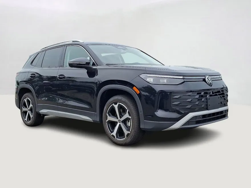 2025 Volkswagen Tiguan SE photo 1