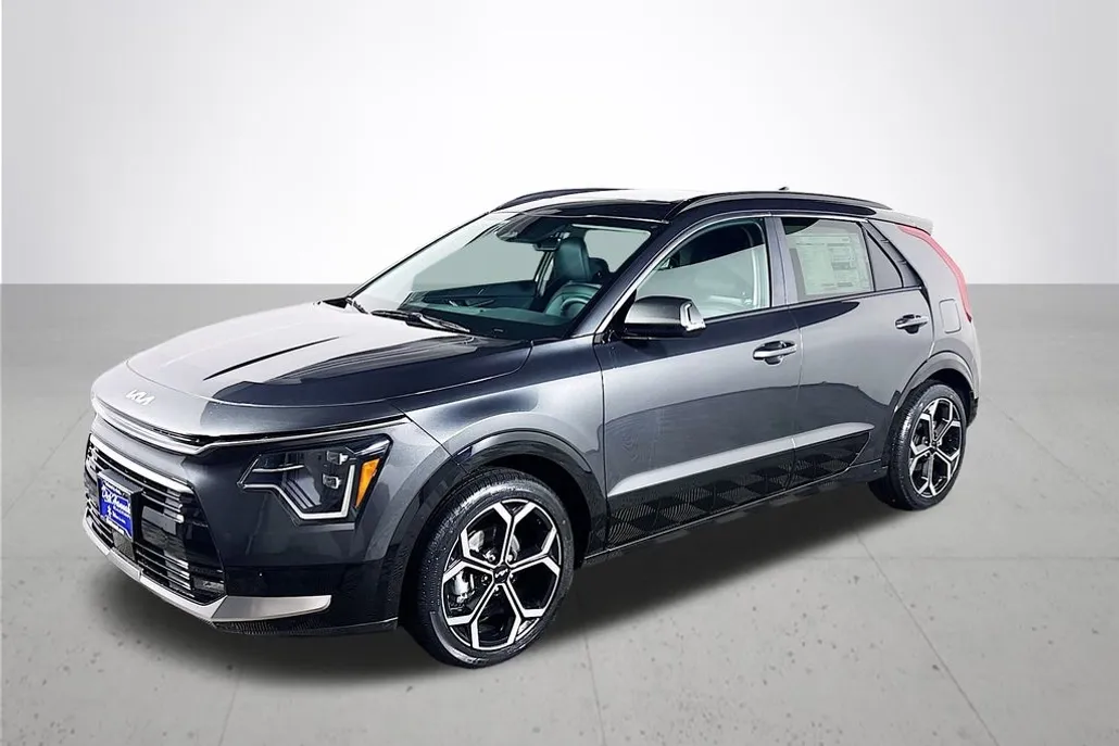 2025 Kia Niro SX Touring photo 1