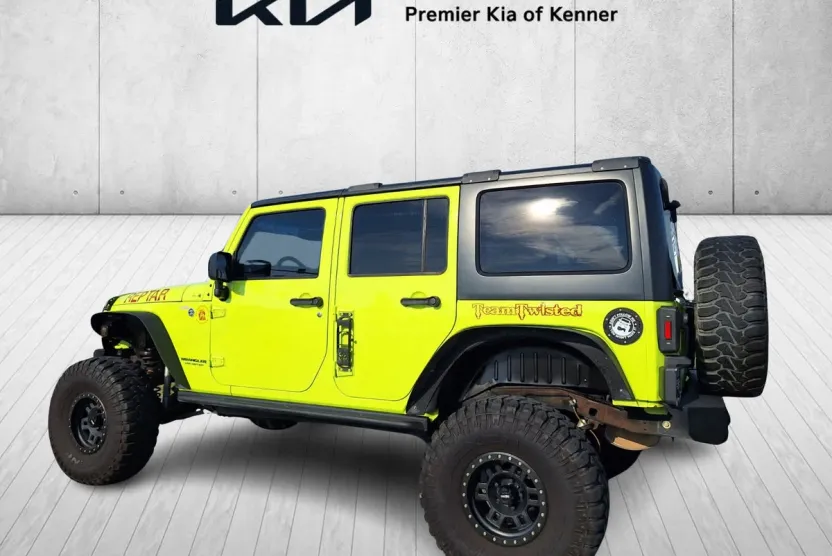 2016 Jeep Wrangler Unlimited Sahara photo 1