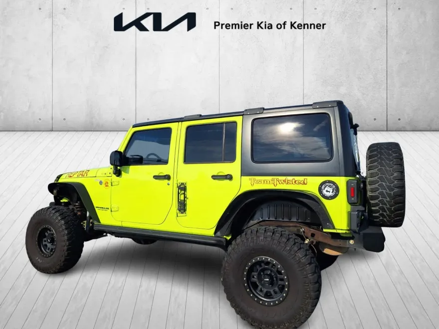 2016 Jeep Wrangler Unlimited Sahara photo 1