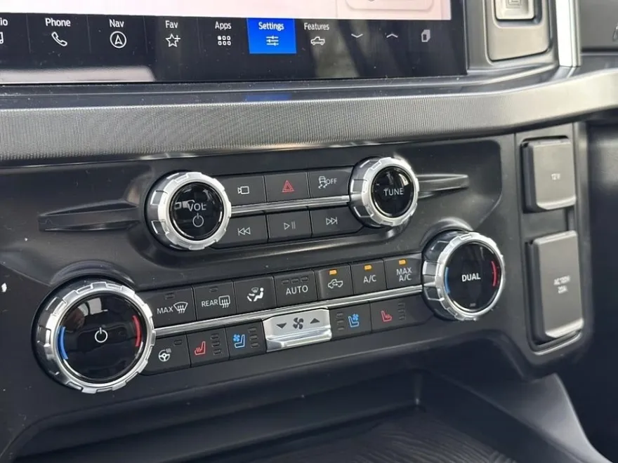 2025 Ford F-250 photo 32