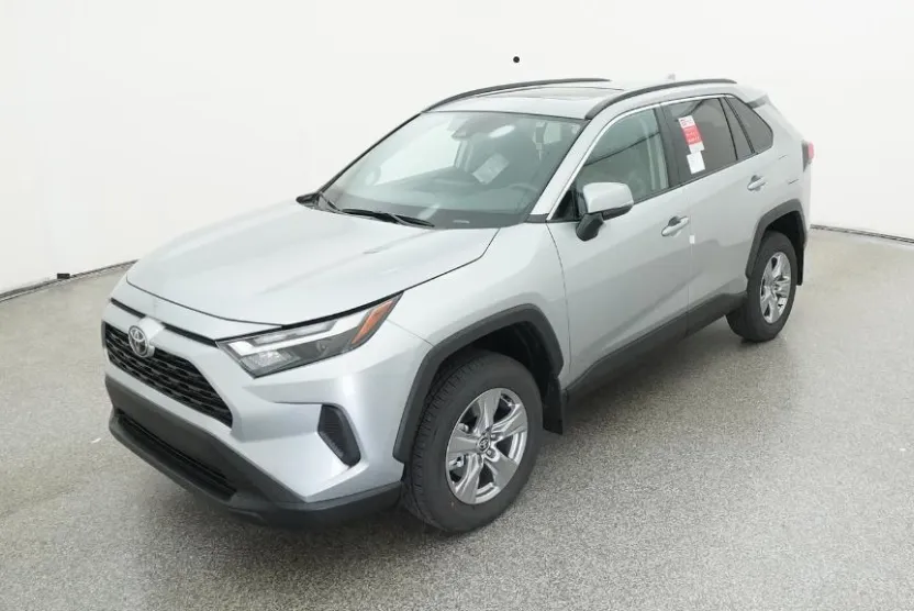 2025 Toyota RAV4 XLE photo 1
