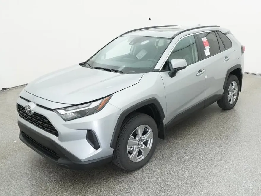 2025 Toyota RAV4 XLE photo 1