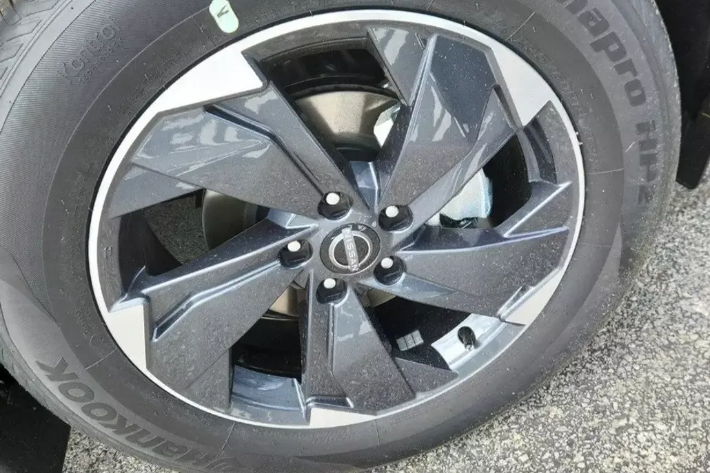 2026 Nissan Rogue SV photo 1
