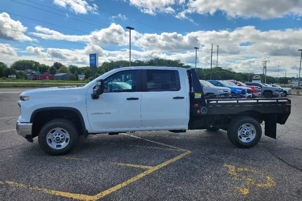 2024 Chevrolet Silverado 2500HD photo 1