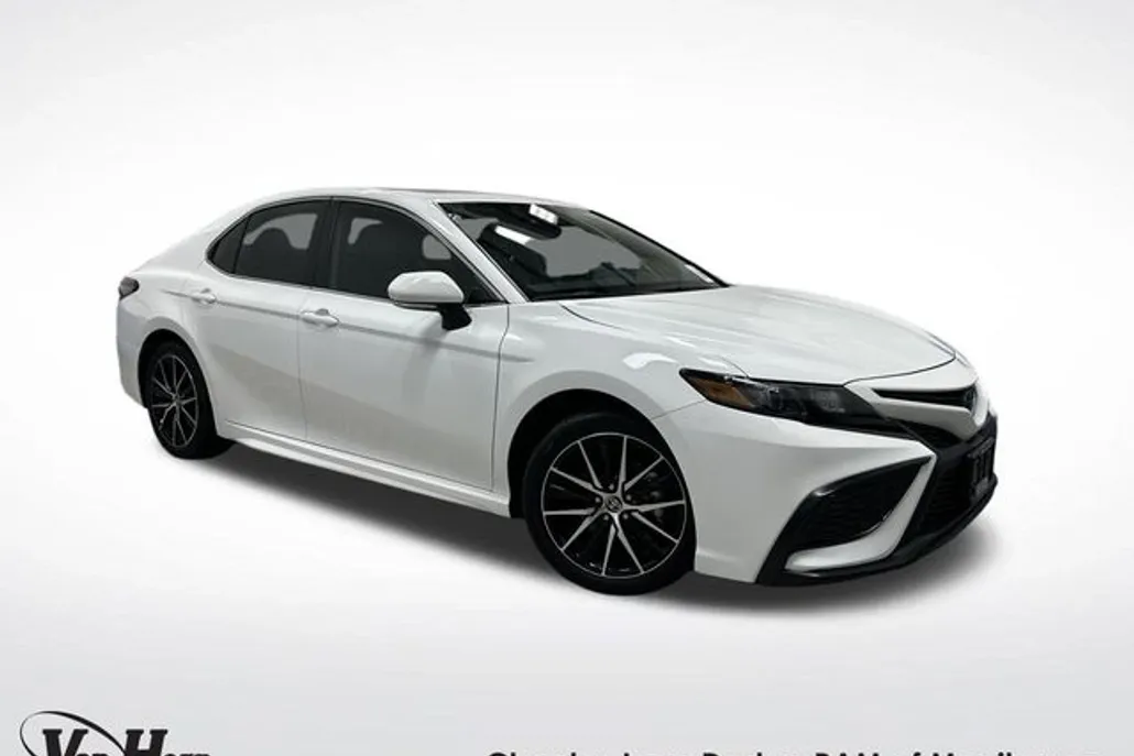 2023 Toyota Camry SE photo 1
