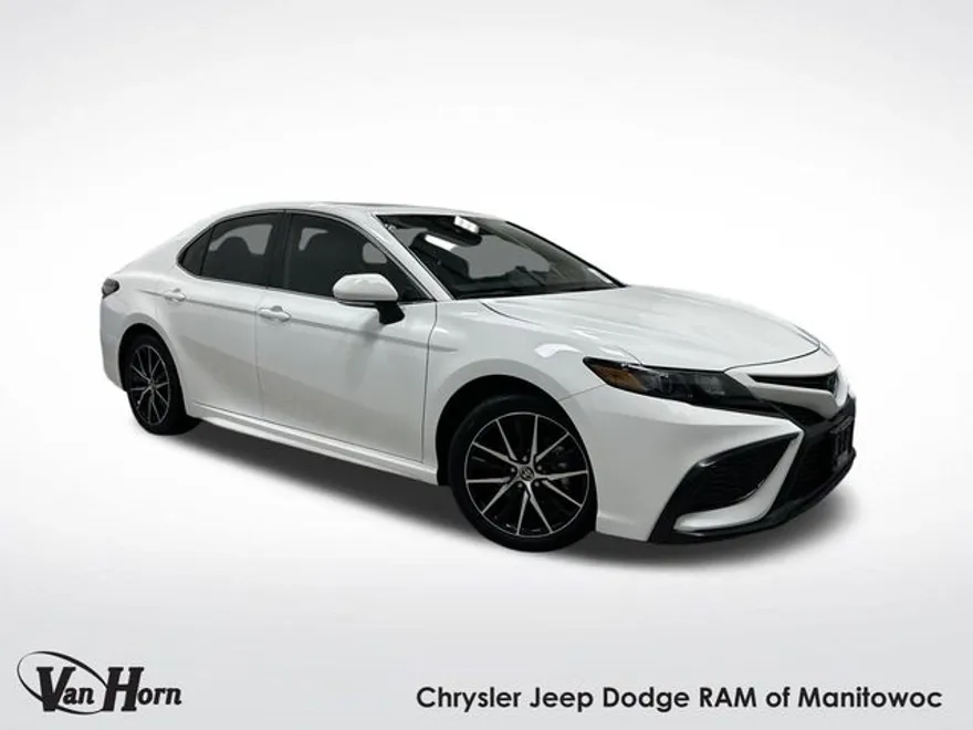2023 Toyota Camry SE photo 1