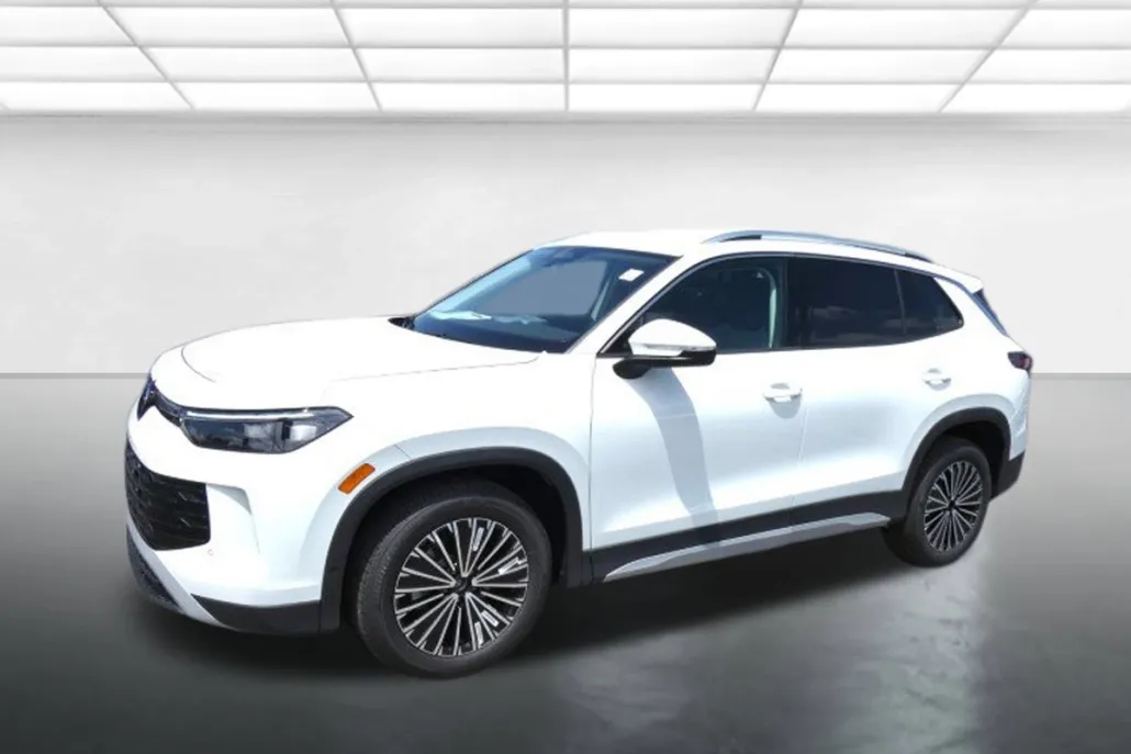 2025 Volkswagen Tiguan S photo 1