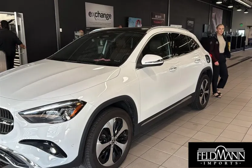 2024 Mercedes Benz GLA 4MATIC 250 photo 1