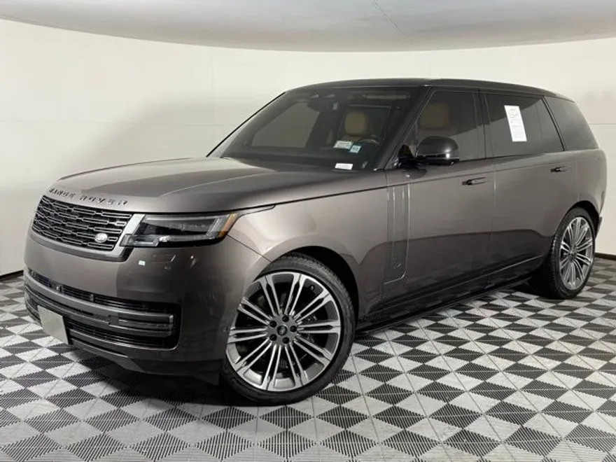 2024 Land Rover Range Rover SE photo 1