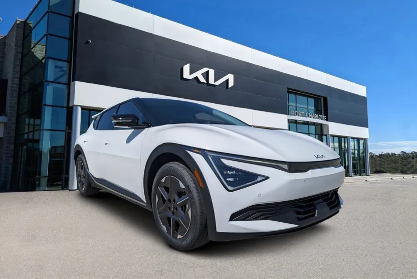 2025 Kia EV6 Light photo 1