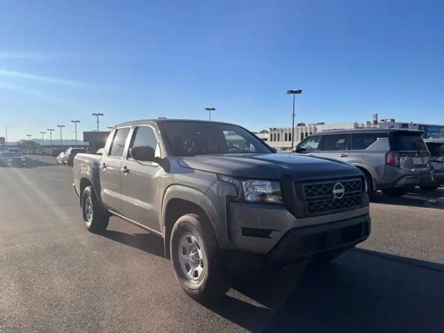 2022 Nissan Frontier SV photo 1