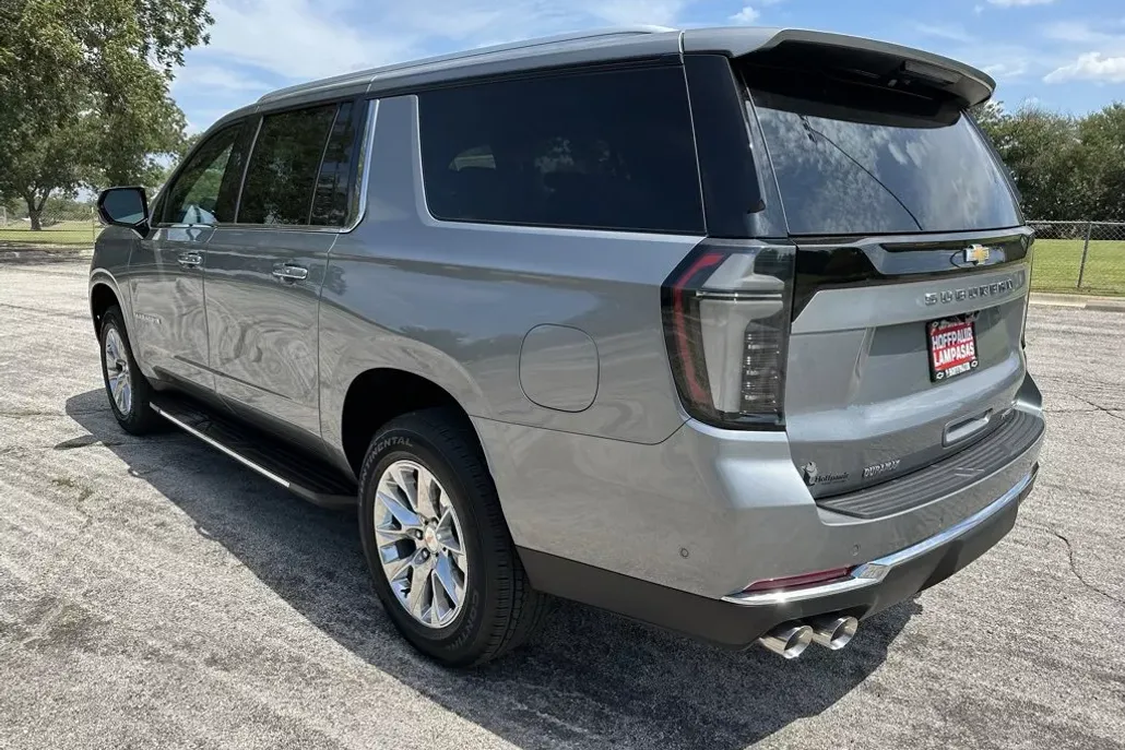 2026 Chevrolet Suburban Premier photo 1