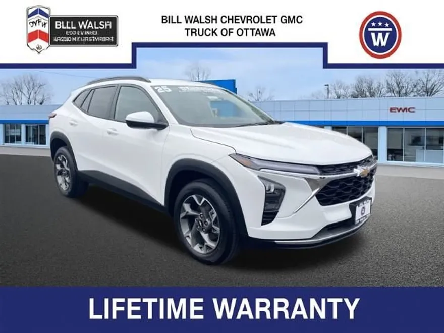 2025 Chevrolet Trax LT photo 1