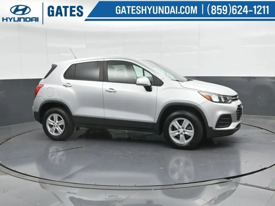 2017 Chevrolet Trax LS photo 1
