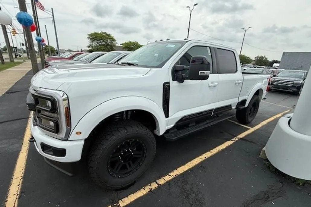 2025 Ford F-250 Lariat photo 1