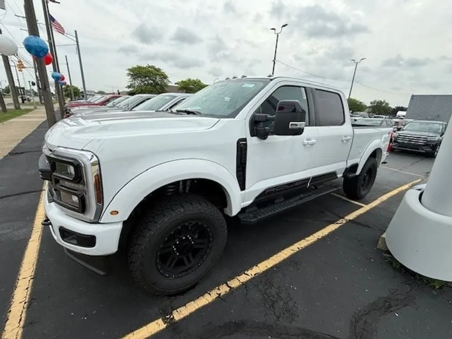 2025 Ford F-250 Lariat photo 1