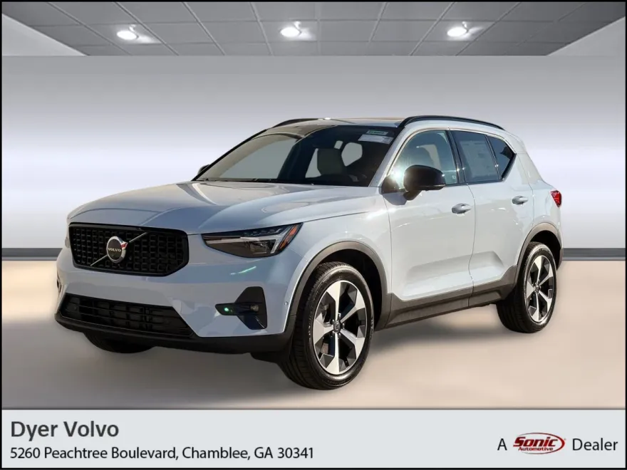 2026 Volvo XC40 Plus photo 1