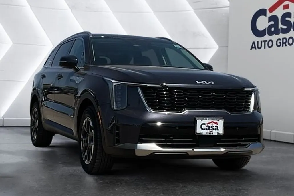 2025 Kia Sorento S photo 1