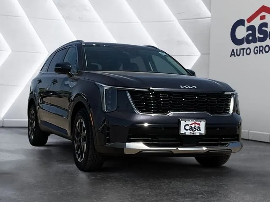 2025 Kia Sorento S photo 1