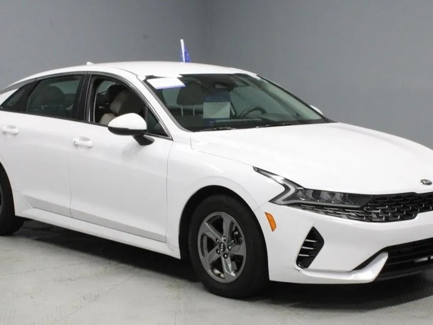 2021 Kia K5 LXS photo 1