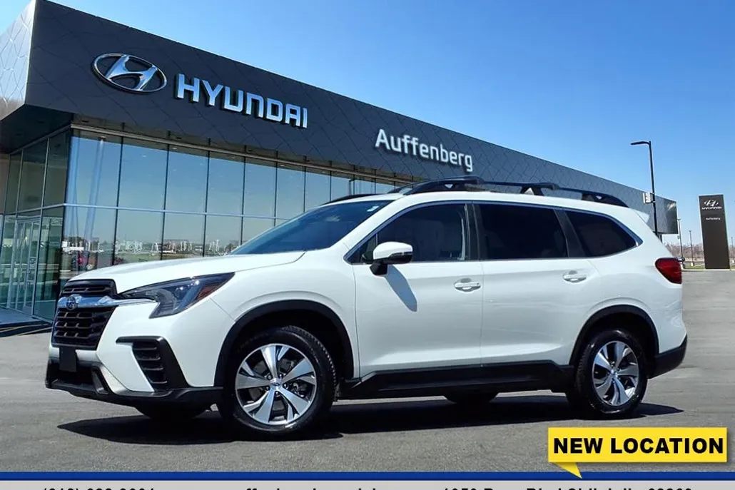 2023 Subaru Ascent Premium photo 1
