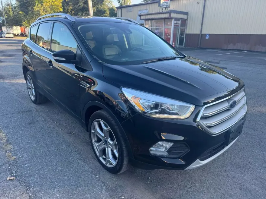 2019 Ford Escape Titanium Sport photo 1