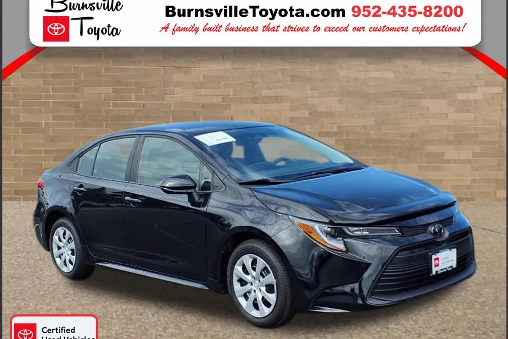 2024 Toyota Corolla LE photo 1