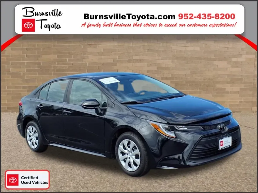 2024 Toyota Corolla LE photo 1