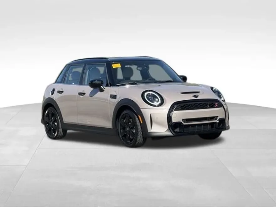 2024 Mini Cooper 4 Door Hardtop Iconic photo 1