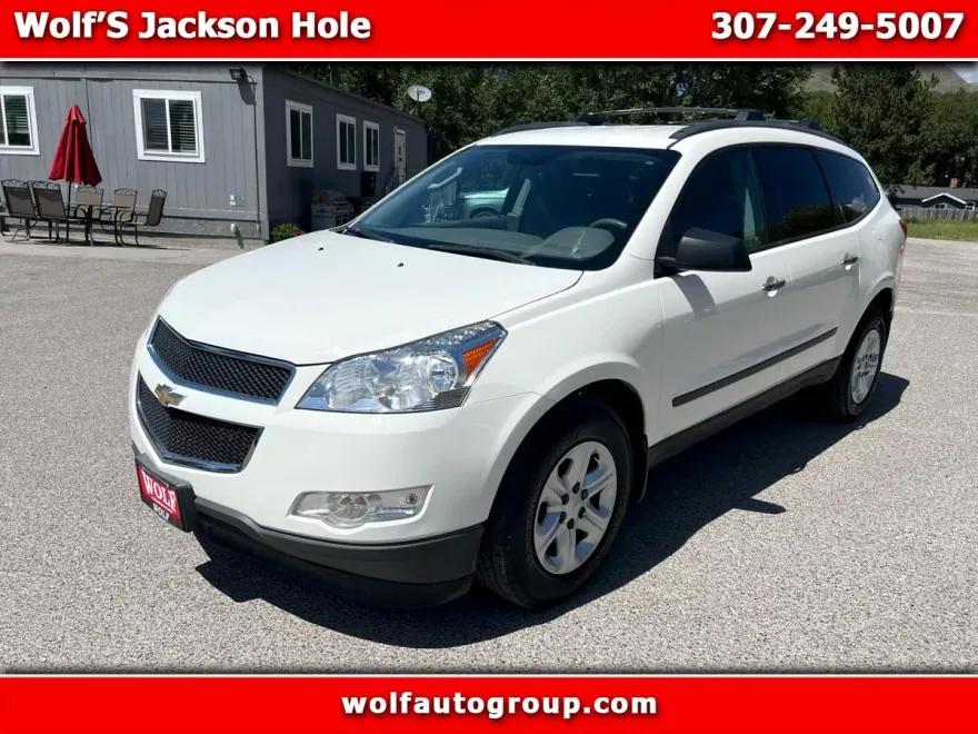 2010 Chevrolet Traverse LS photo 1