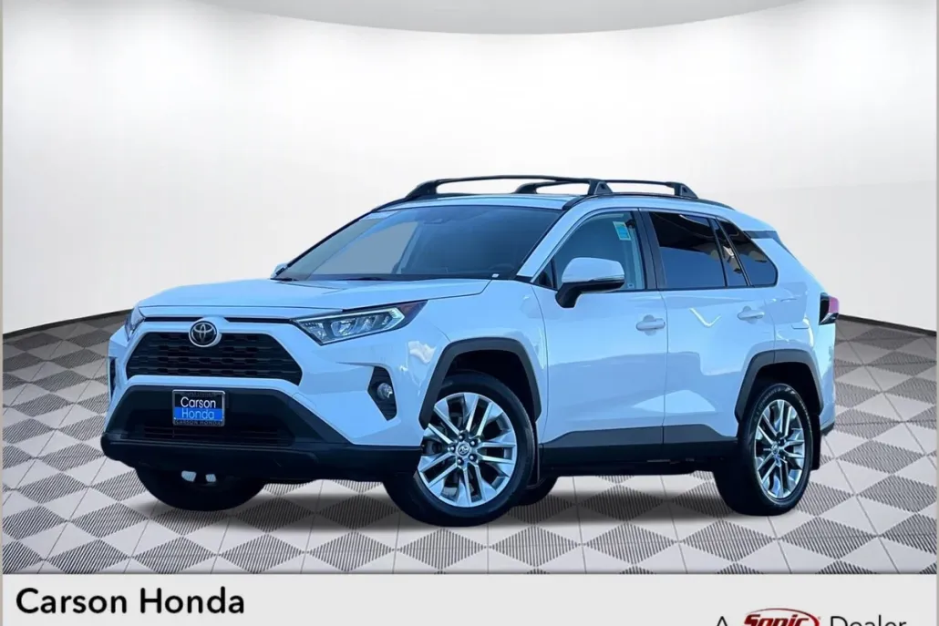 2020 Toyota RAV4 XLE Premium photo 1