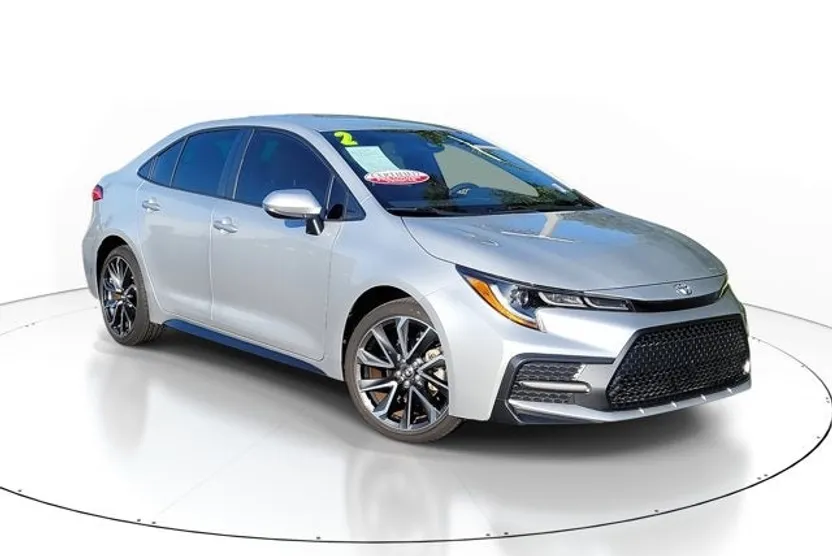 2022 Toyota Corolla SE photo 1